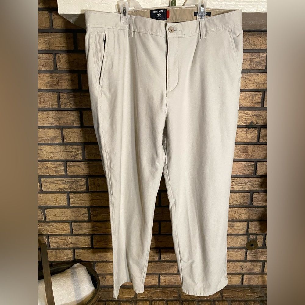 ‎Dockers khakis